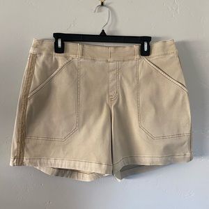 NWOT Spanx  Stretch Twill shorts 6” inseam  Almond colored size XL
